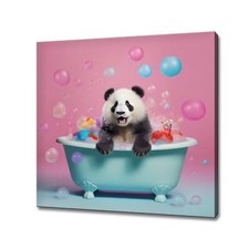 Carino orso panda nella vasca