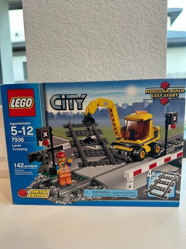 Lego city 7936 level crossing - city,