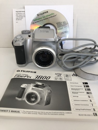 Nuova fotocamera digitale - nuova,