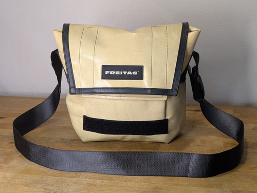Freitag f11 lassie messenger - f11,