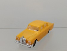 Mercedes benz 220 jaune - 220,