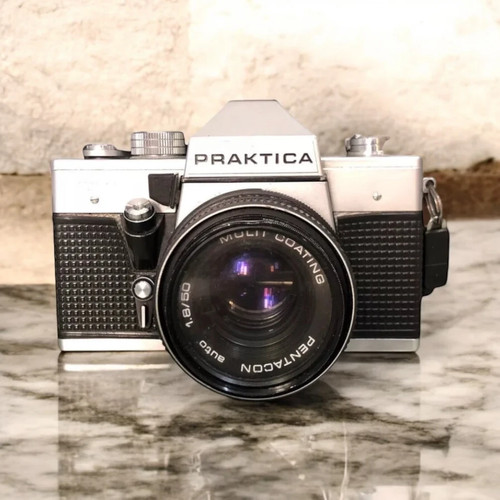 Fotocamera analogica praktica - analogica,