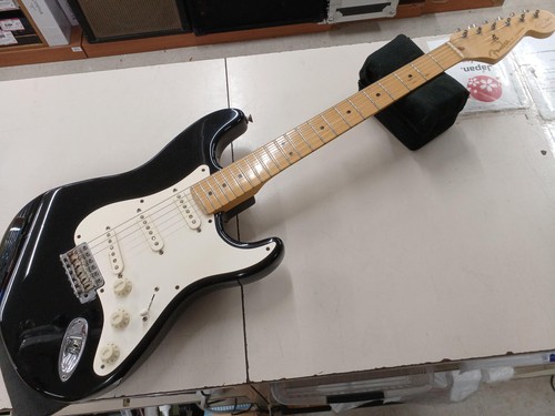 Chitarra elettrica usata