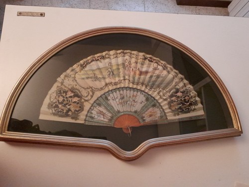 Antico ventaglio finemente