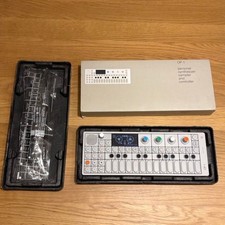 Teenage Engineering OP-1 con