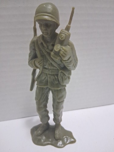 Figurina alta 4 - figurina, 3/4"