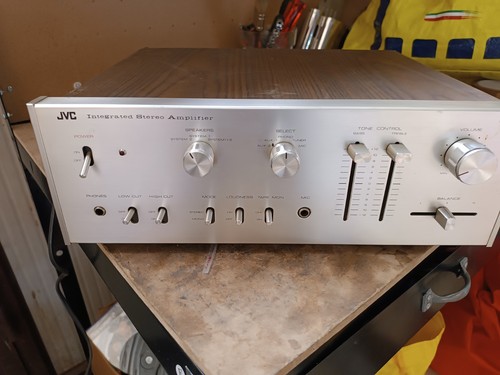 Amplificatore jvc 300 - vn,