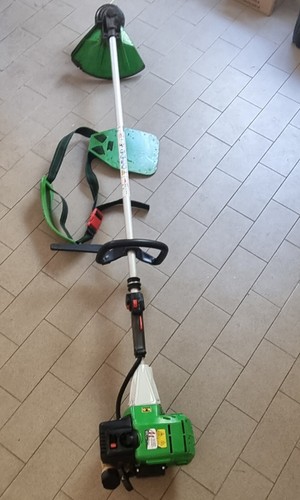 Decespugliatore professionale