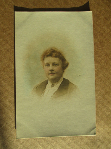 Postcard woman 1916 - of,