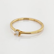 Anello in oro con diamante