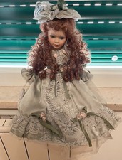 Bambola Antica in Porcellana