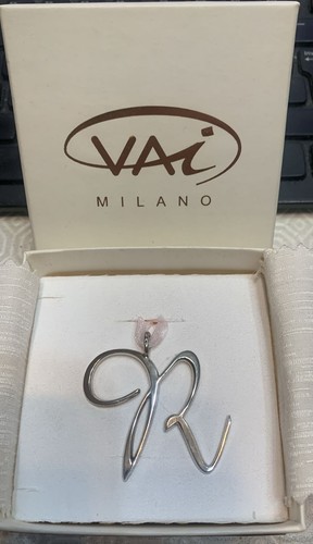 Lettera per collana o - "r",