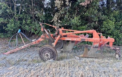 Vendesi attrezzatura agricola - vendesi,