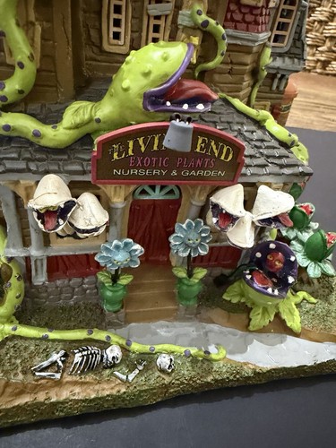 Lemax spooky town the - spooky, living