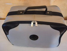 Borsone borsa da viaggio Trussardi in pelle beige e rifiniture in nero mai usata