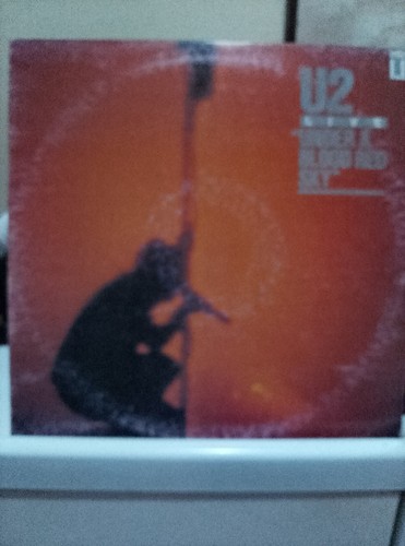 Vinile live under a - –,
