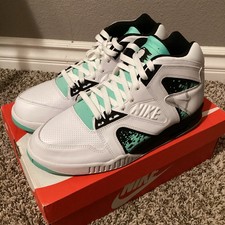 Nike Air Tech Challenge Hybrid