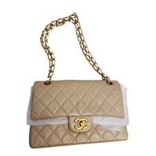 La Borsa Chanel che Incanta: Timeless Double Flap in Pelle Beige e Oro