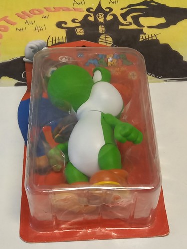 Yoshi action figure - , goldie