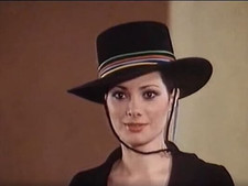 Edwige Fenech in GRAZIE NONNA