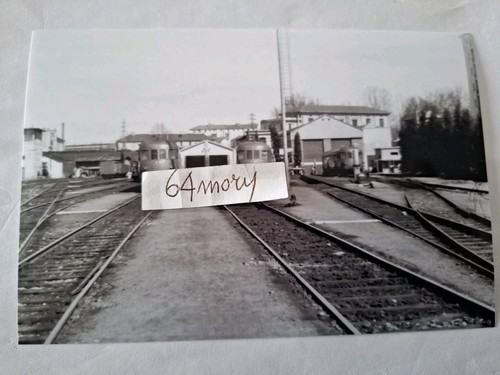 Fotografia deposito locomotive - fotografia,