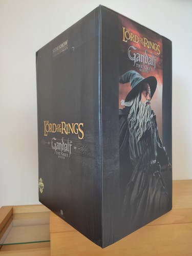 Lotr gandalf statue bust - lotr,