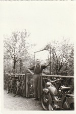 B -  Foto Photo Fotografia Anni 50 - Uomo Motocicletta  Bicicletta