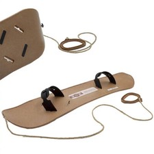 Snowboard con attacchi tira