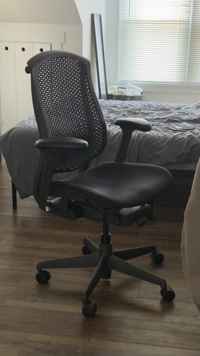 Black herman miller celle - black,