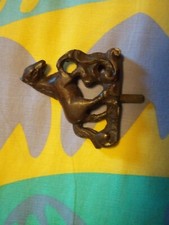 Cavallino in legno (presumibilmente parte mancante da qualche mobile)