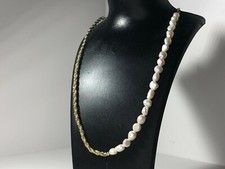 Collana con catena dorata e