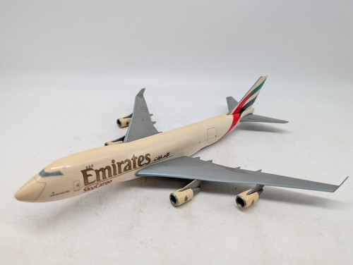 400 boeing 747 emirates sky - boeing,