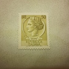 FRANCOBOLLO "SIRACUSANA" 50 LIRE, REPVBBLICA ITALIANA. NON USATO, COME NUOVO.