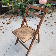 Sedia pieghevole vintage in legno C