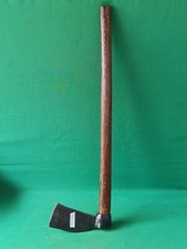 ANTICA VECCHIA ACCETTA ASCIA SCURE IN FERRO BATTUTO E FORGIATO A MANO. CT38