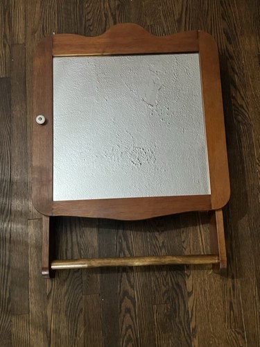 Mobiletto porta medicinali