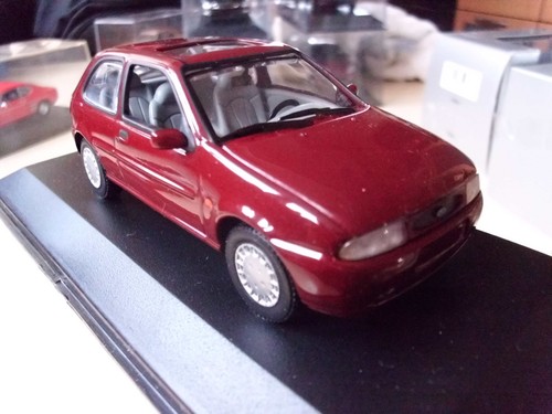 Minichamps ford fiesta - 1:43;,