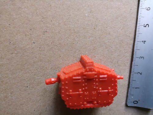 Iron hog tank - hog, miniature/hogs