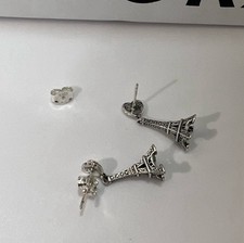 Orecchini a perno goccia Torre