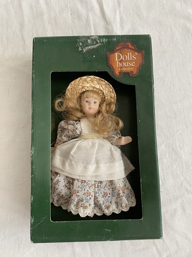 Dolls house - dolls',