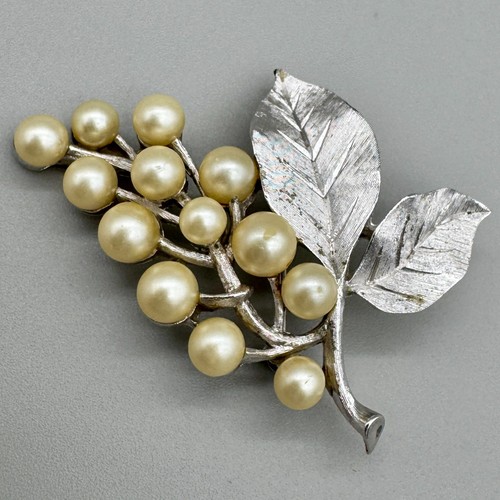 Trifari spilla argentata