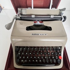 Macchina da Scrivere Olivetti