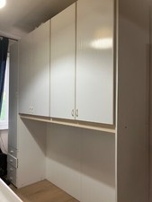 armadio bianco a ponte senza letto . Ottime condizioni come nuovo Con cassettI