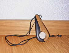 Ciondolo in legno di design con foto nascosta da sabbia – personalizzabile