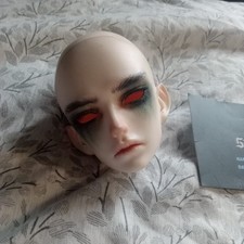 Legit BJD, bambola con snodi a