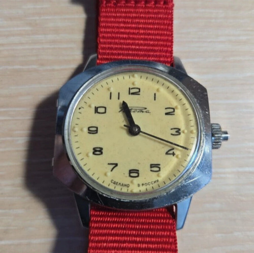 Orologio raketa per - per, non