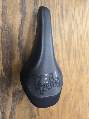 Zea k sella per - fi'zi:k,