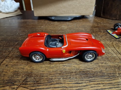Ferrari 250 testa rossa - rossa, burago