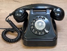 Antico telefono da collezione