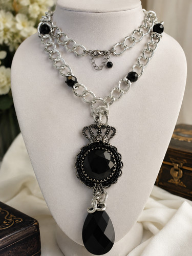 Collana artigianale elegante